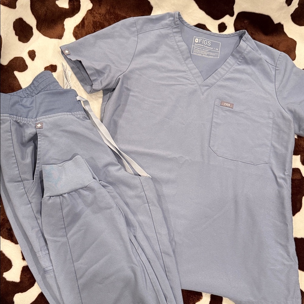 Figs Sky Blue Scrub Ensemble